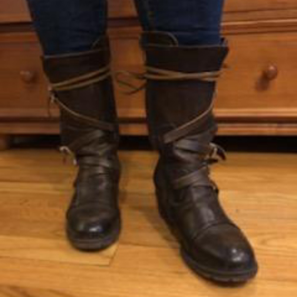 Womens Boots Gently used great condition